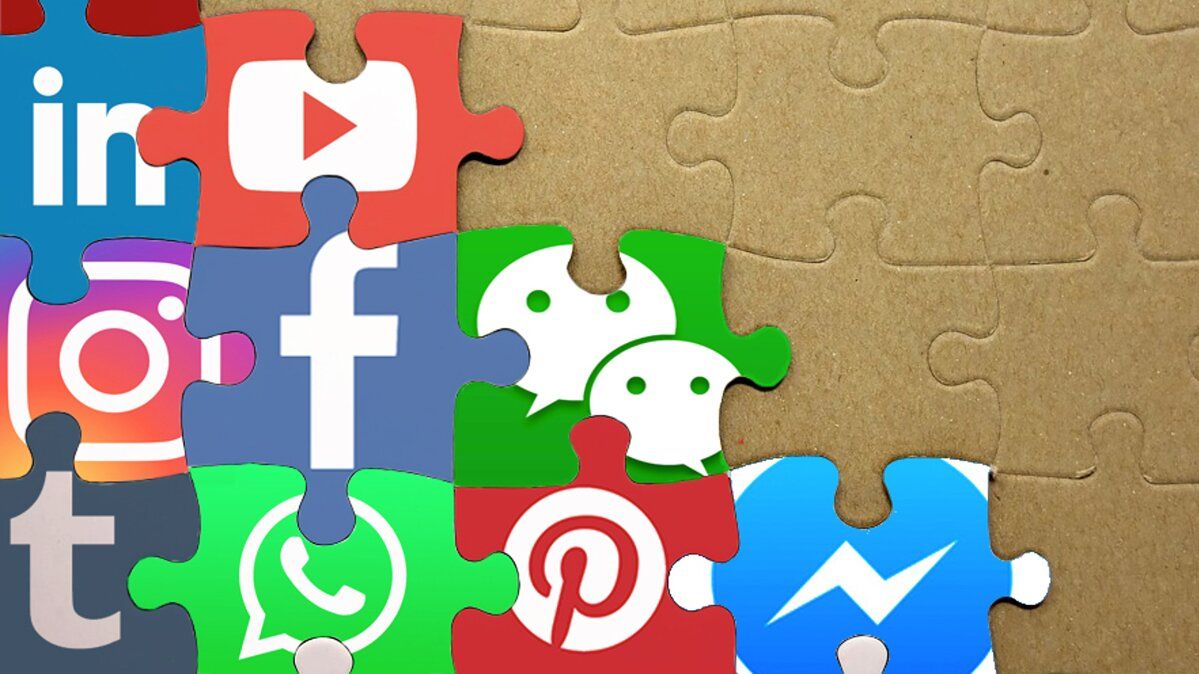 Social media logos as a puzzle